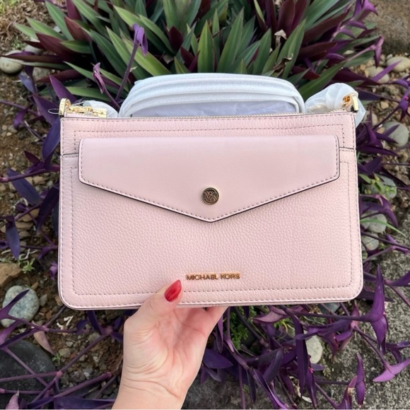 NWT Michael Kors Maisie Powder Blush 3in1 zip Crossbody Bag - Picture 4 of 16